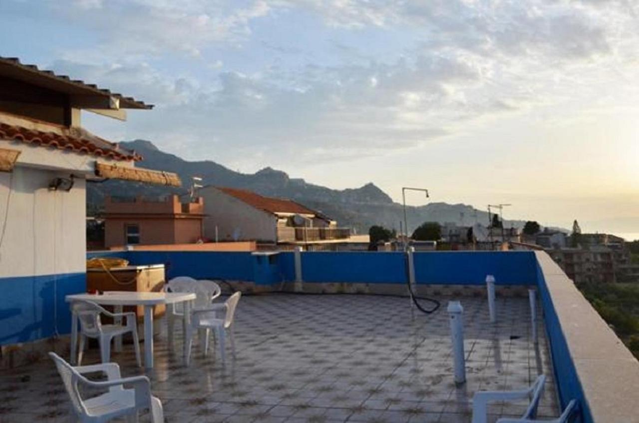 Gianni House Backpackers Hostel 지아르디니낙소스 외부 사진